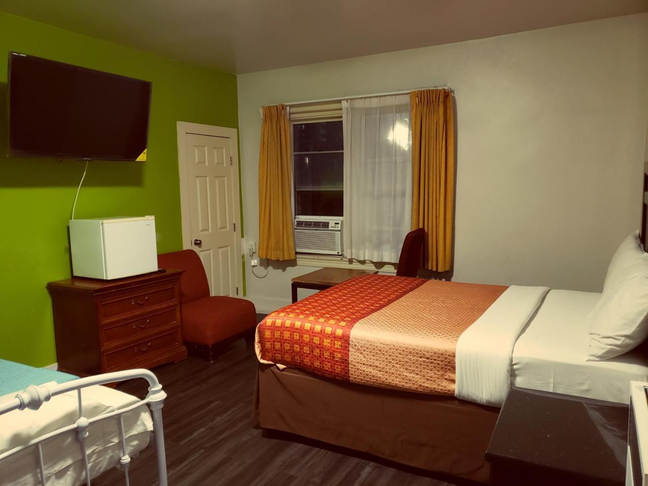 Stuart (adults Only) 2* Los Angeles